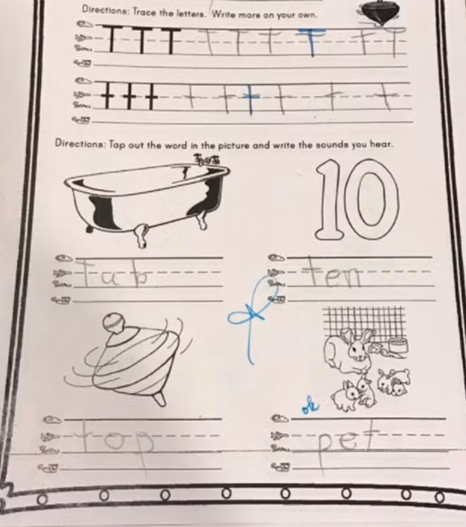 Bai tap cua hoc sinh mau giao khien phu huynh hoang mang