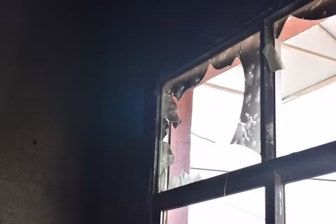 Hoang mang do dung trong nha dot ngot boc chay