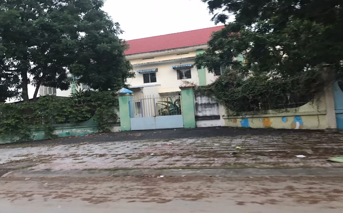 Khảo sát thực tế tháng 2/2017 cho thấy khu nhà ở này rất vắng người. Bên trong khu tái định cư, ngoài một siêu thị nhỏ và các trường học thì không khí vắng lặng đến lạ thường.