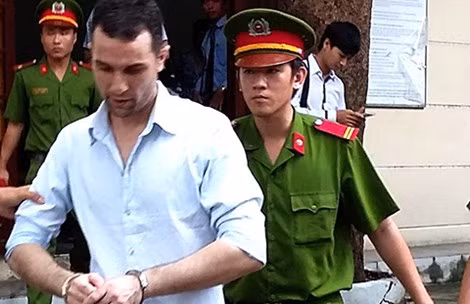 Loan chieu lua tinh vi tren mang