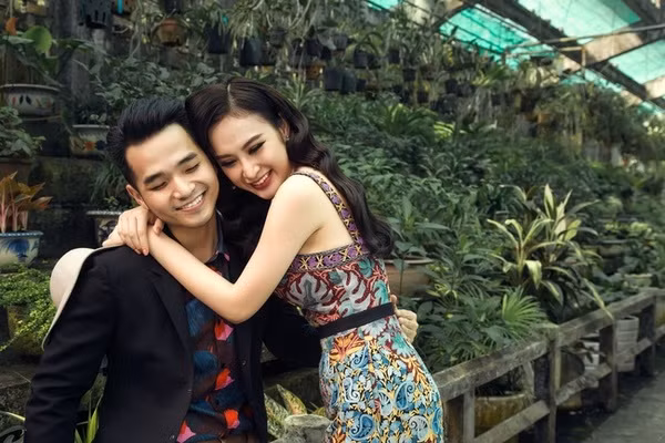 Điều này khiến nhiều người hâm mộ không khỏi băn khoăn cho rằng, Angela Phương Trinh phải chăng đã "chán" Võ Cảnh?