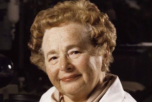 5. Gertrude Elion (1918 – 1988) Gertrude Elion cùng một tác giả khác đã nhận được giải Nobel về y học năm 1988, cho việc phát hiện ra phương pháp chữa trị bằng thuốc. Bà đã cùng với bác sĩ George H Hitchings tạo ra Antiretroviral (loại thuốc được dùng để kéo dài cuộc sống của những người bị lây nhiễm HIV, đồng thời cũng có hiệu quả trong việc hạn chế sự lây truyền của loại virus này).
