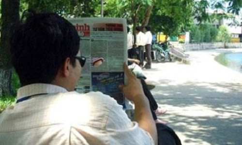 Kinh hoang chong ghen tuong thue 5 tham tu theo doi vo