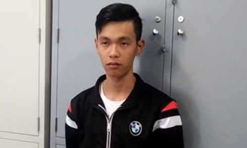 Viet kieu bi ga trai lot sach sau may mua