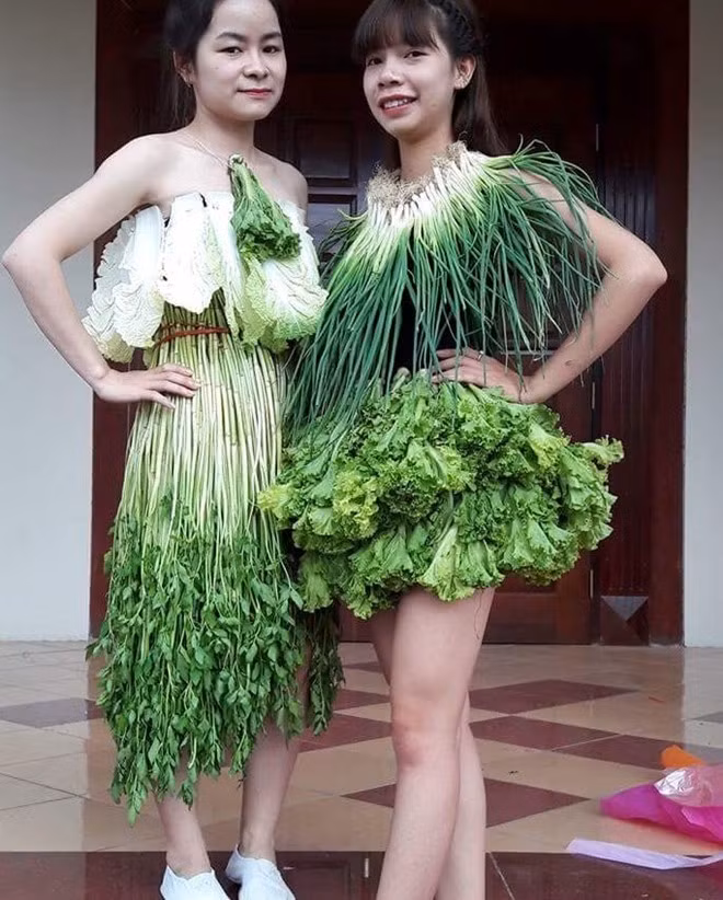 Trang phuc tu rau sieu doc cua nhom ban tre Vinh Phuc