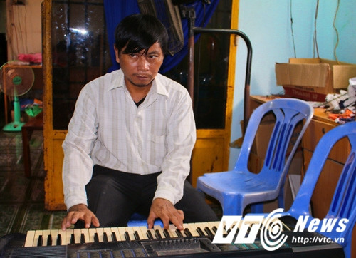 Cap vo chong khiem thi cuu mang 38 so phan bat hanh-Hinh-2