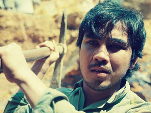 Quyen Linh ke thoi bom xe luom ve chai roi nuoc mat-Hinh-2