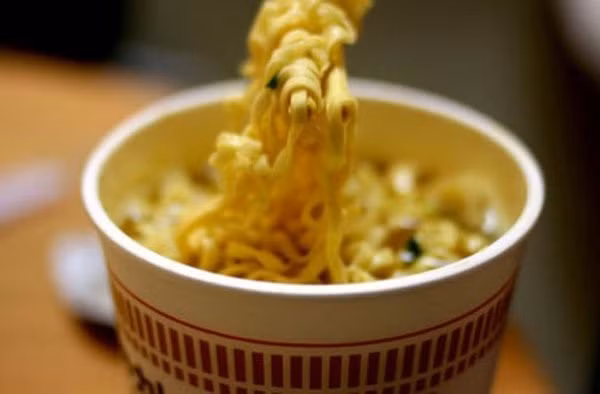 Mi tom coc Nhat Ban tao con sot