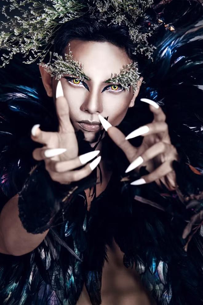 Kiện tướng dance sport Phan Hiển nghiên cứu kỹ lưỡng để làm sao tạo được hình ảnh đáng sợ.