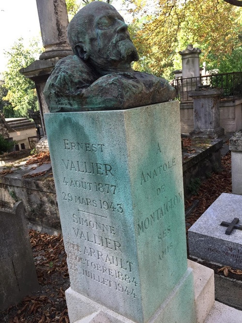 Các tác phẩm điêu khắc ở đây làm người ta khó có thể tin là mình đang đứng trong một nghĩa trang.