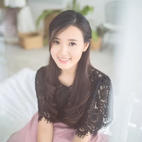 Vẻ đẹp "không tuổi" của Midu.