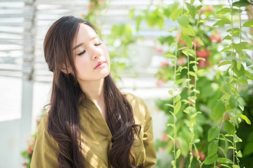 "Cuộc sống vô chừng, có đó rồi mất đó nên mình chỉ mong ước một cuộc sống đơn giản, đủ để thấy hạnh phúc và hài lòng, bình yên một kiếp người", Midu viết trên trang cá nhân.