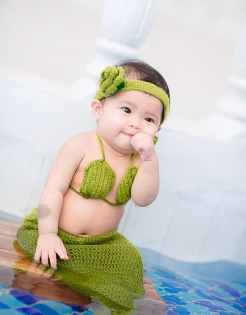 Thời gian qua bộ phim điện ảnh của vua hài Châu Tinh Trì “Mỹ nhân ngư” đang tạo nên “cơn sốt” trên cộng đồng mạng. Và tạo hình nàng tiên cá xinh đẹp đã được rất nhiều cô nàng hóa thân. Thế nhưng hình ảnh các em bé hóa thân thành “Mỹ nhân ngư” khiến nhiều người phát cuồng.