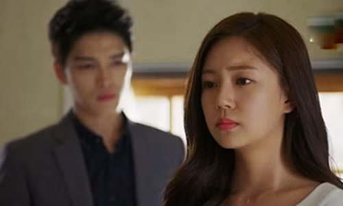 Vo ngheo hoa giau kech xu sau 2 nam bi chong phan boi