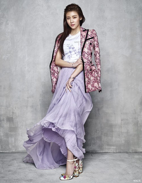 Đây là ấn phẩm kỷ niệm 20 năm ra mắt của Vogue Đài Loan.