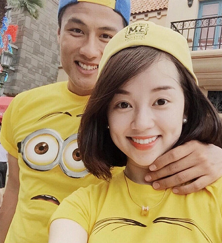 Mạc Hồng Quân mới đây cũng vừa lên tiếng là không có chuyện ruồng bỏ Khánh Ly và đứa bé. Nhưng dù thế nào, công chúng cũng lắc đầu trước chuyện tình hotgirl - cầu thủ vì “yêu nhau lắm, chia tay vội, rồi lôi nhau lên mạng xã hội”.