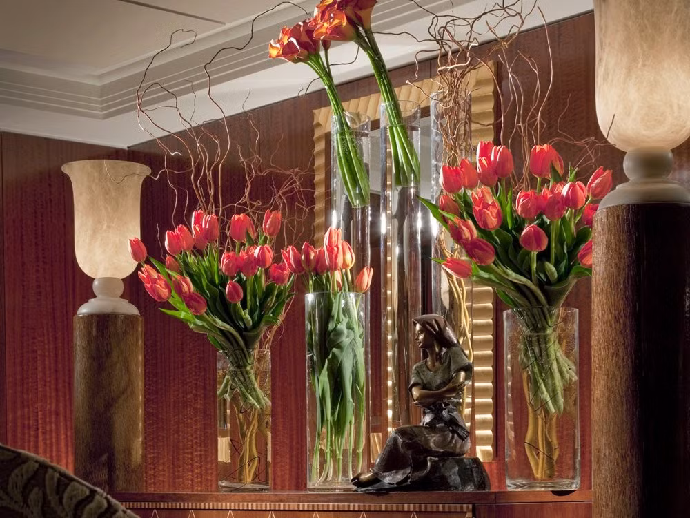 Các phòng luôn có hoa tươi, tạo cảm giác lãng mạn, dễ chịu.