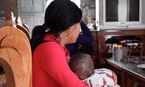 Truy na “yeu rau xanh” khien be gai sinh con o tuoi 13