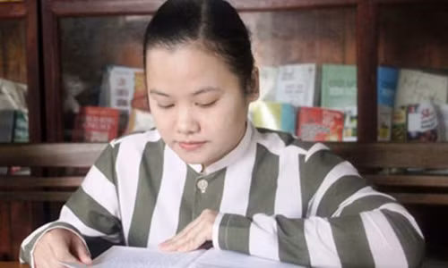 Con duong phuc thien cua nu quai tung lua hang ty dong