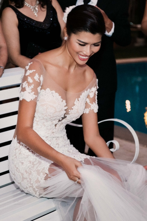 Trang Lạ sinh năm 1991, cao 1m73, cô là người mẫu cá tính, gây ấn tượng bởi gu thời trang thanh lịch nhưng cũng đầy gợi cảm và sành điệu. Hiện tại, cô vừa tốt nghiệp cao học ngành kinh doanh nên cô vẫn đang tập trung cho việc học hành và kinh doanh. Thi thoảng siêu mẫu xuất hiện trong những bộ ảnh thời trang cá tính và hút mắt.