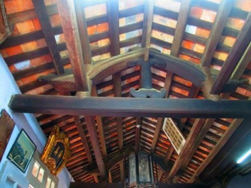 Không gian đẹp nhà vườn Huế tọa lạc tại phường Kim Long, Gia Hội, Phú Hiệp Vỹ Dạ, Phú Mộng, Phường Đúc, An Cựu, Bao Vinh, Nguyệt Biều…Trong đó, sản phẩm du lịch nhà vườn như nhà vườn An Hiên ở Kim Long, nhà vườn Phủ thờ Công chúa Ngọc Sơn, nhà vườn phủ Vĩnh Quốc Công, nhà vườn Thường Lạc, nhà vườn Gia Hưng Vương,.. đang là thế mạnh của du lịch Huế.