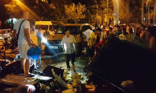 Hiện trường vụ tai nạn do chiếc xe Lexus biển số 80A gây nên.