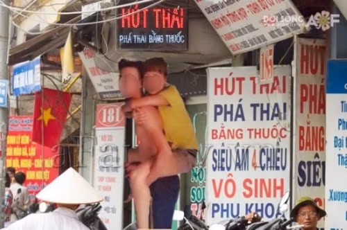 Vach tran su that anh doi nam nu cong nhau vao nha nghi-Hinh-2