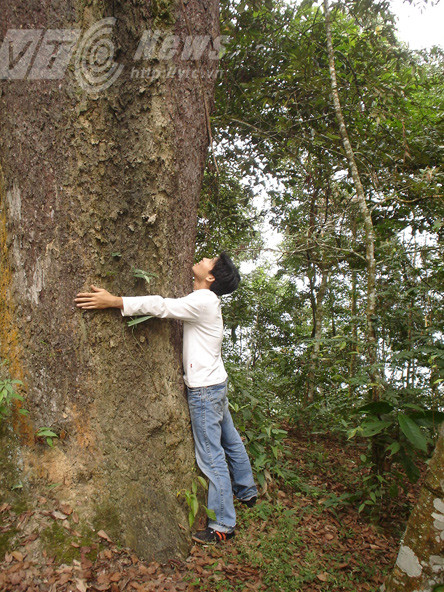 Lanh nguoi rung cay quanh den khong ai dam vao o Ha Giang