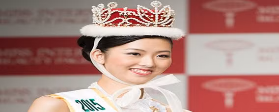 Hoa hậu Quốc tế Nhật Bản 2015 Người kế nhiệm của Rira Hongo vẫn không làm đẹp lòng khán giả trong nước cũng như quốc tế. Một số trang sắc đẹp và chuyên gia đánh giá cô có gương mặt không quá xấu nhưng dáng thô, cười hở lợi. Cô có vẻ rụt rè, trình diễn không nhiều năng lượng.