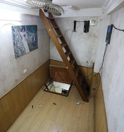 Những căn nhà này chiều ngang chỉ rộng hơn 1 m.