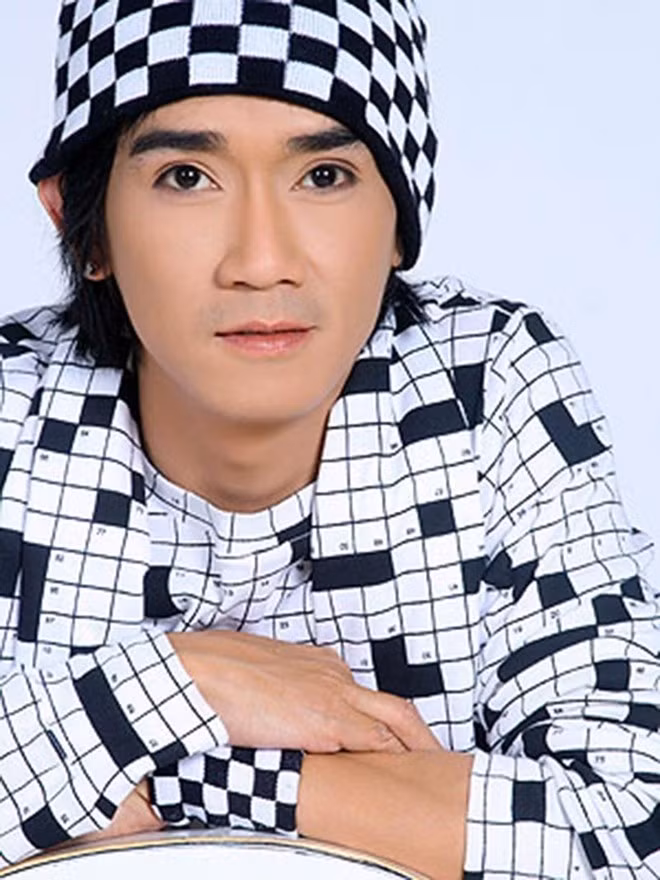 Bản hit “Nỗi đau ngọt ngào” đã mang đến thành công trong sự nghiệp cho nam ca sĩ Minh Thuận sau 3 năm đi hát solo. Sau đó, anh liên tiếp ra nhiều album ca nhạc, gia tài lên đến khoảng 1000 bài hát rất được yêu thích. Trong thời gian hoạt động âm nhạc của mình, Minh Thuận cũng là ca sỹ chịu khó đầu tư tiền khủng vào các sản phẩm âm nhạc vào thời điểm ấy, anh sẵn sàng bỏ hàng trăm triệu cùng những món đồ đắt tiền cho vào một sản phẩm âm nhạc của mình