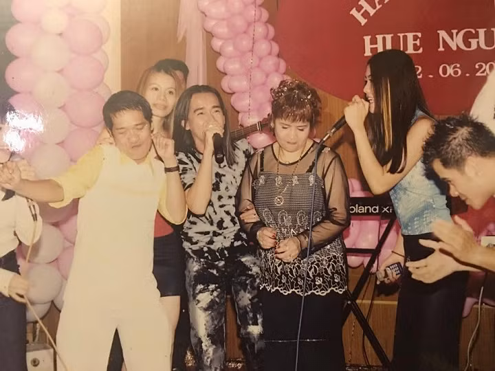 Minh Thuận có giọng hát nhẹ nhàng, tình cảm, anh cũng là nghệ sỹ đa tài khi có thể hát được nhiều thể loại từ ballad, pop, dân ca, trữ tình, cải lương. Khả năng biểu cảm diễn xuất tốt.