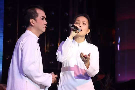 Anh còn hoá thân rất ngọt vào vai Điệp trong vở Lan và Điệp cùng Cẩm Ly.