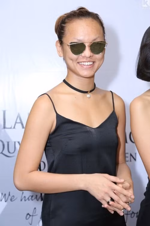 Trong buổi tiệc cám ơn của team Lan Khuê, Mai Ngô gây bất ngờ khi khá cẩu thả về ăn mặc.