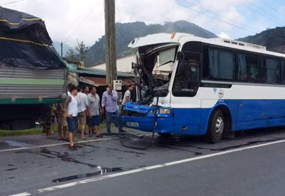 Tai xe cuu xe mat phanh bi hoai nghi Niem tin bi thach thuc-Hinh-2