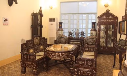 Thuc hu giai thoai Cong tu Bac Lieu dot tien nau trung