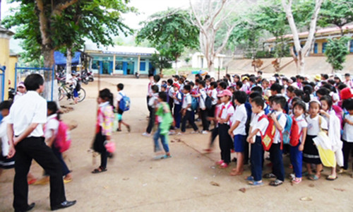 Trường tiểu học Zơ Nông nơi xảy ra vụ việc.