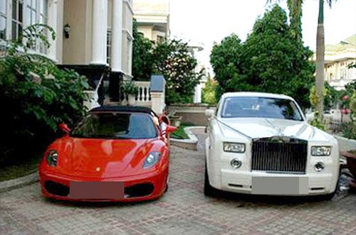 Ngoài ra, Quốc Cường từng chia sẻ rất nhiều về các dòng xe Ferrari 360 Spider, Ferrari F430 spider, Rolls Joyce Phantom cùng nhiều dòng xe cao cấp khác.