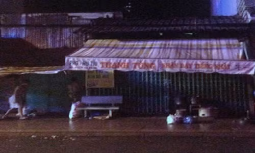 Khong de con gai “don doc”, bo cung danh ghen rach mat tinh dich