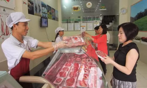 Nguoi Viet chi tien trieu an thit ngoai: Hoc sang chanh?