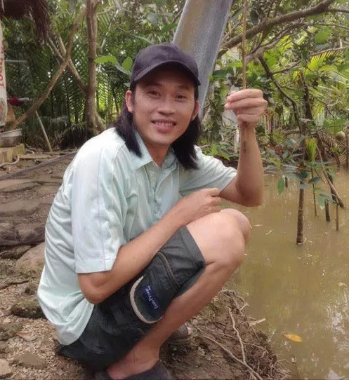 Anh thường xuyên dành khoảng thời gian rảnh rỗi của mình để gắn bó với thiên nhiên.