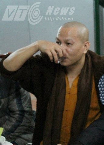 La lung chuyen ong su 