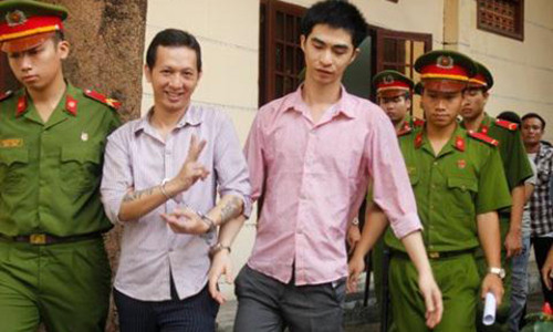 Ke giet nguoi cuoi rang ro, tao dang khi hoan phien toa