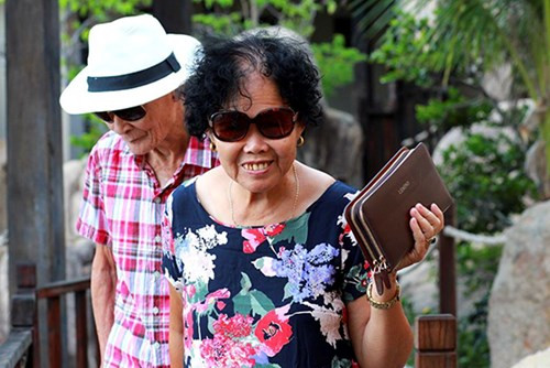 Chị Nga chia sẻ thêm, hai cụ tuy hay cãi nhau vặt vãnh song rất hợp gu. Vì vậy, ít khi xa nhau lâu ngày được.