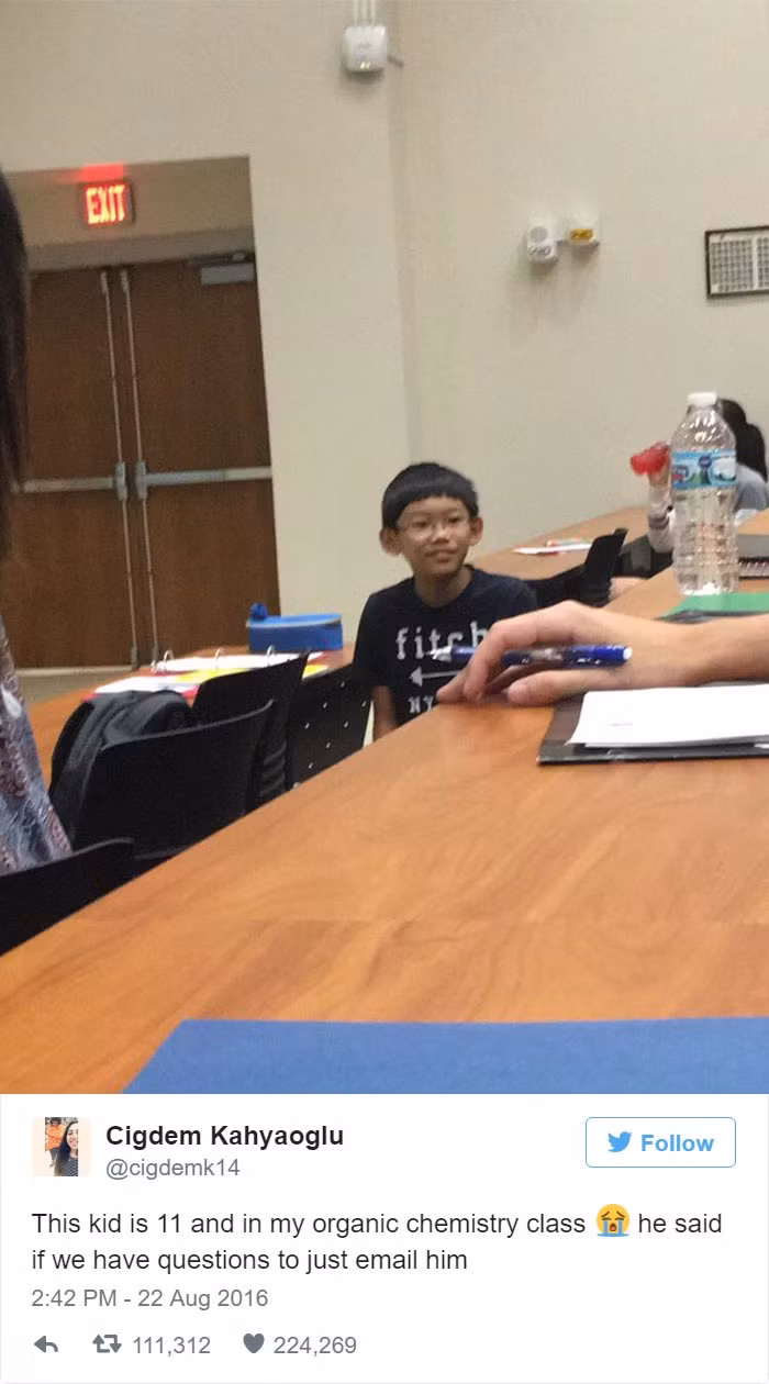 SV soc nang khi phai hoc chung voi cau be than dong