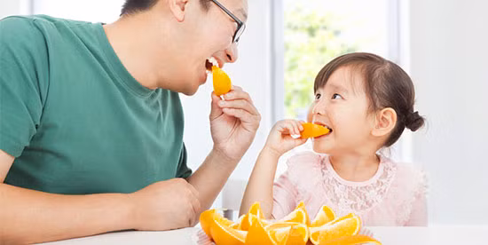 7. Ăn cam chống nhiễm trùng, virus. Nghiên cứu cho thấy sự phong phú của các polyphenol có trong cam giúp bảo vệ cơ thể chống lại sự nhiễm virus, nhiễm trùng.