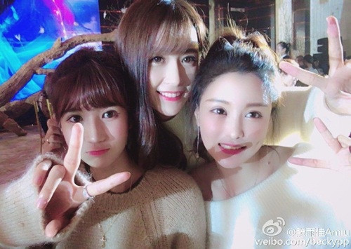 Dàn khách mời toàn hot girl trong đám cưới Lâm San San.