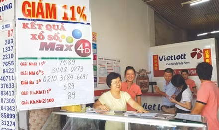 Chung kien man trao thuong xo so 71 ty dong-Hinh-2