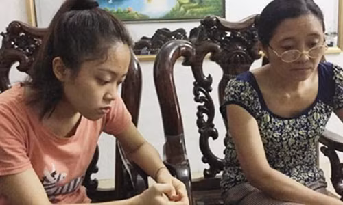 Nha truong giai dap viec nu sinh bi tu choi vao nganh cong an