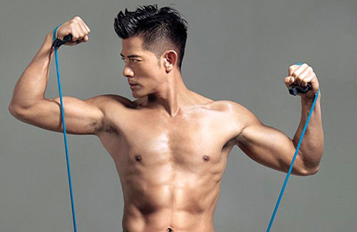 Anh luôn nằm trong Top sao nam có body quyến rũ bậc nhất.